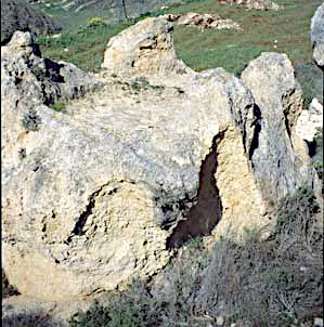 A rock-hewn altar carved out of limestone located about a mile from Shiloh. The four corners point to the four directions on a compass (Exodus 27:1-2). Photo: Yoel Elitzur